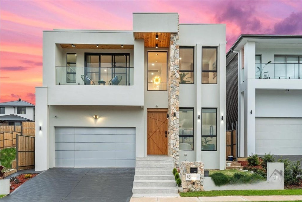 Light-filled contemporary residence